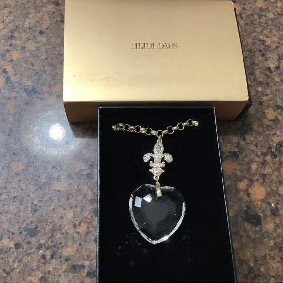 Heidi Daus Gold and Crystal Fleur De Lis Heart Pendant Necklace. Signed NWT - Picture 5 of 8